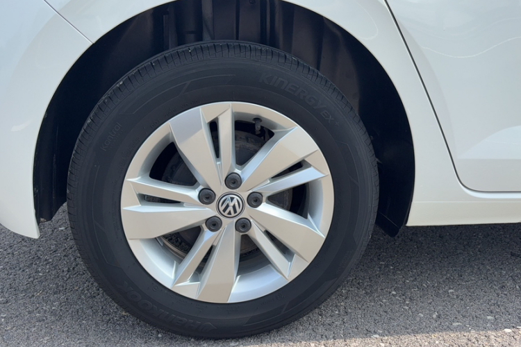 Volkswagen Polo 2021 car image #9
