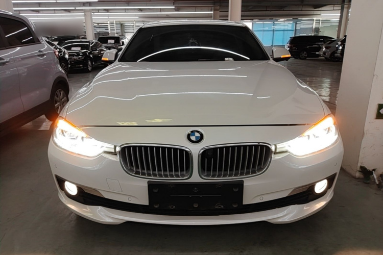 BMW 3 Series 2018 #3 BMW 3 Series 2018 car image #3