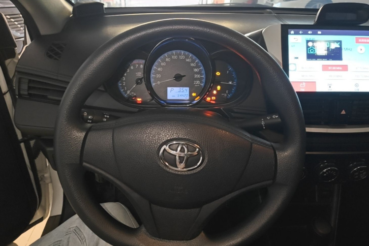 Toyota Vios 2018 car image #11