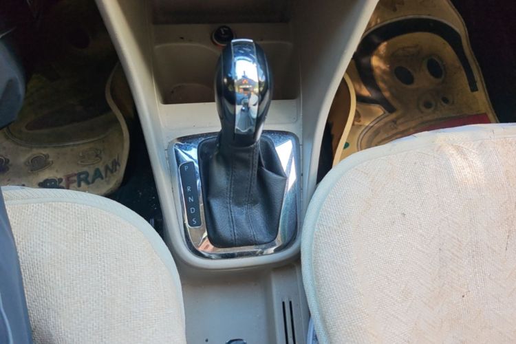Volkswagen Santana 2015 car image #16