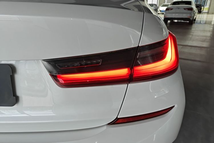 BMW 3 Series 2021 #8 BMW 3 Series 2021 immagine di auto #8