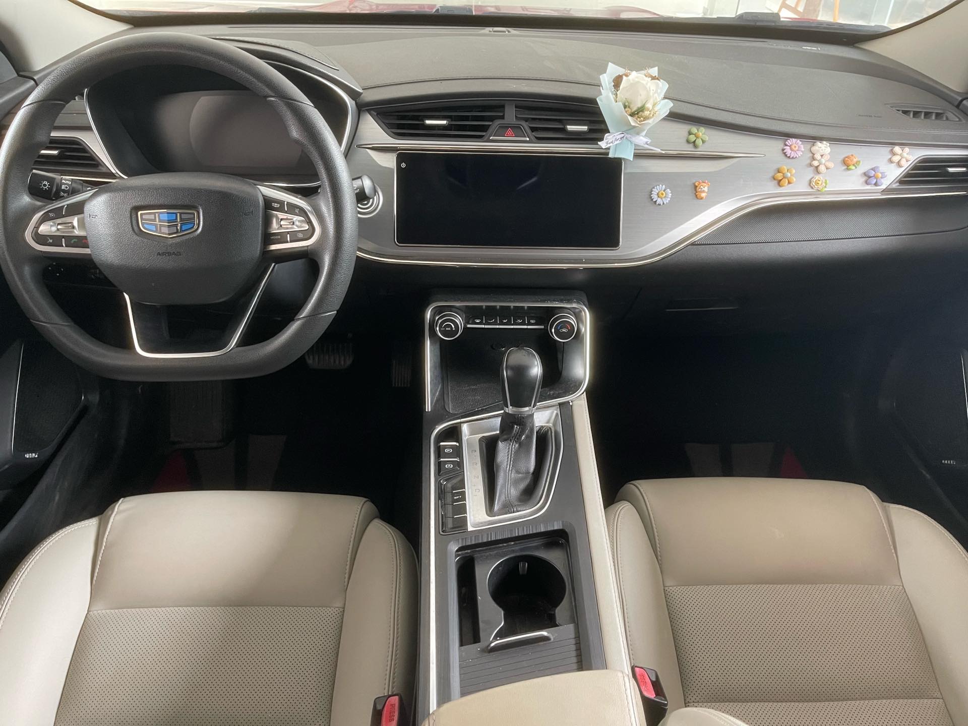 GEELY Binray 2019 car image #4