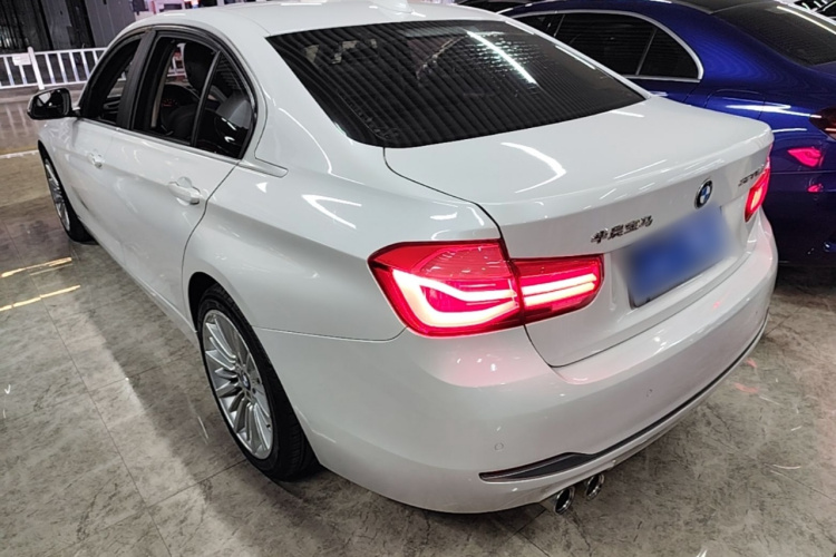 BMW 3 Series 2018 car image #5