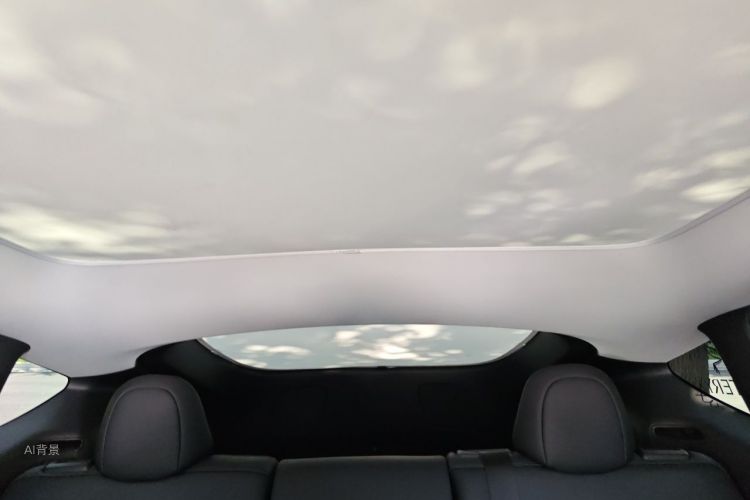 Tesla Model Y 2023 car image #20