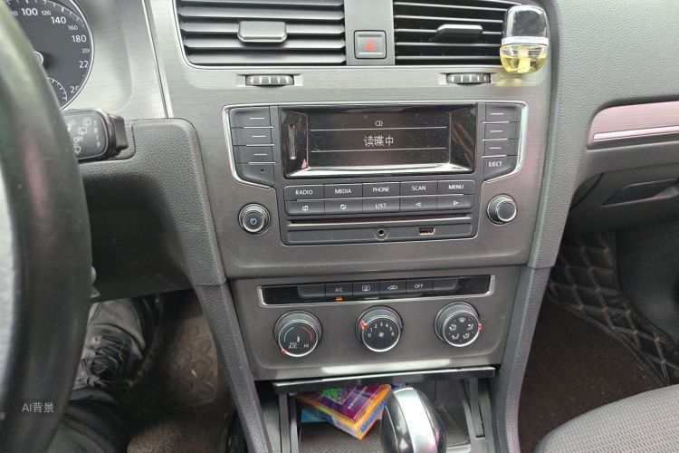 Volkswagen Golf 2015 car image #15