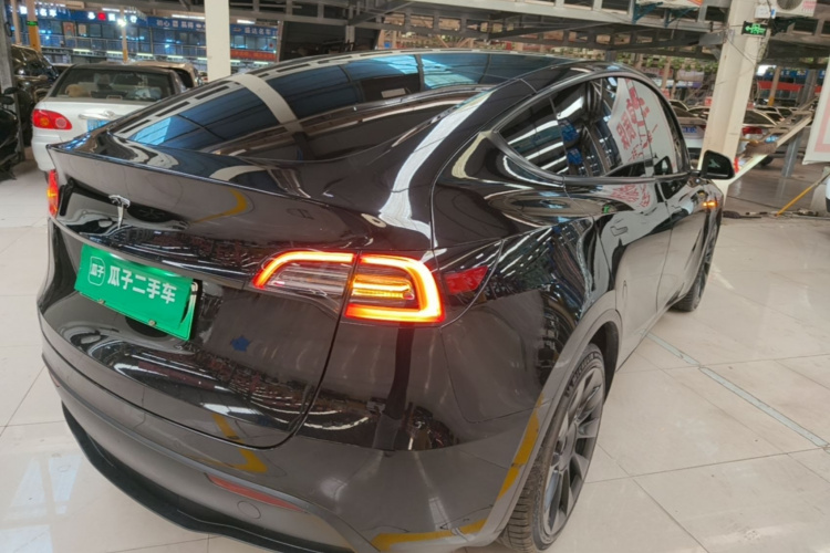 Tesla Model Y 2022 #7 Tesla Model Y 2022 car image #7