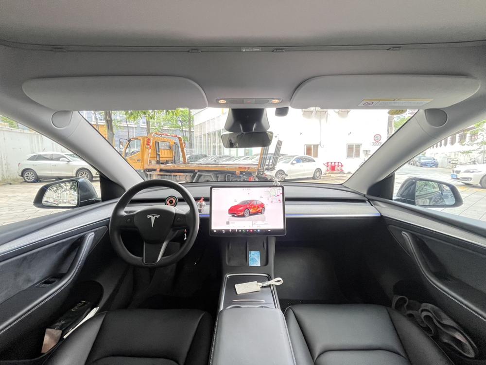 Tesla Model Y 2024 #8 Tesla Model Y 2024 car image #8