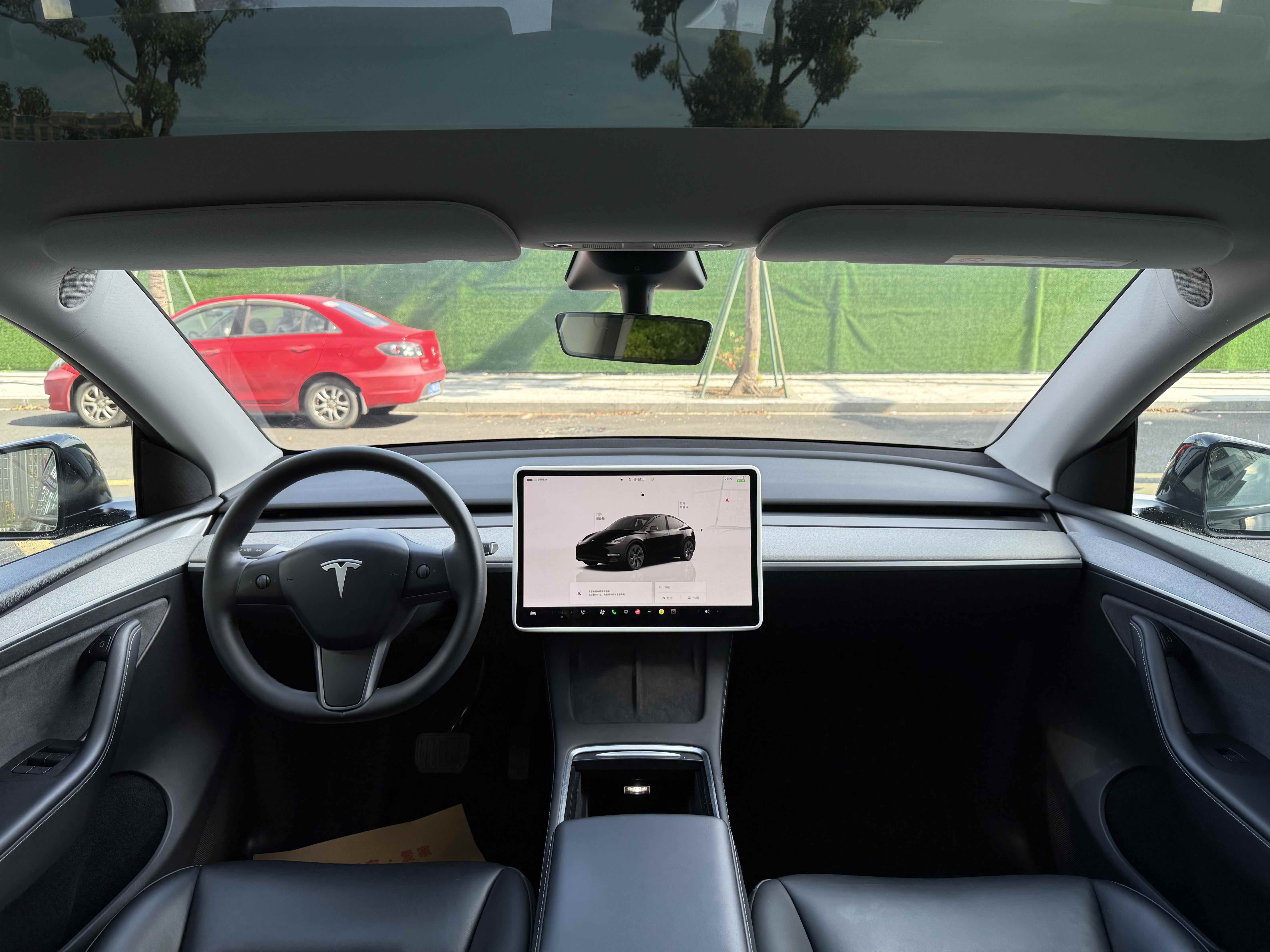 Tesla Model Y 2024 #7 Tesla Model Y 2024 car image #7
