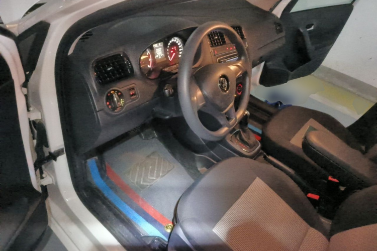 Volkswagen Polo 2019 car image #9