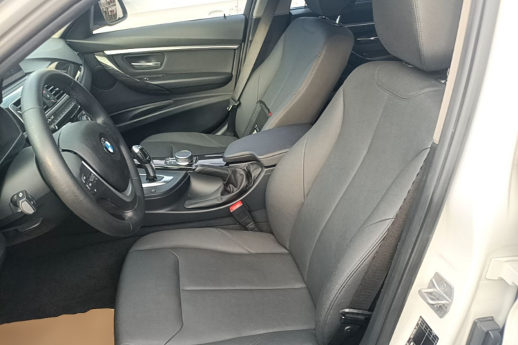 BMW 3 Series 2017 #15 BMW 3 Series 2017 car image #15