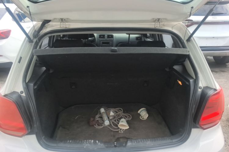 Volkswagen Polo 2016 car image #19