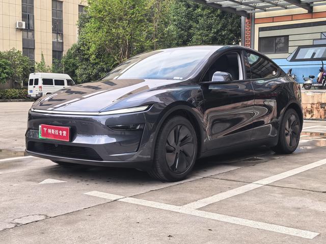 Tesla Model Y 2025 #23 Tesla Model Y 2025 car image #23
