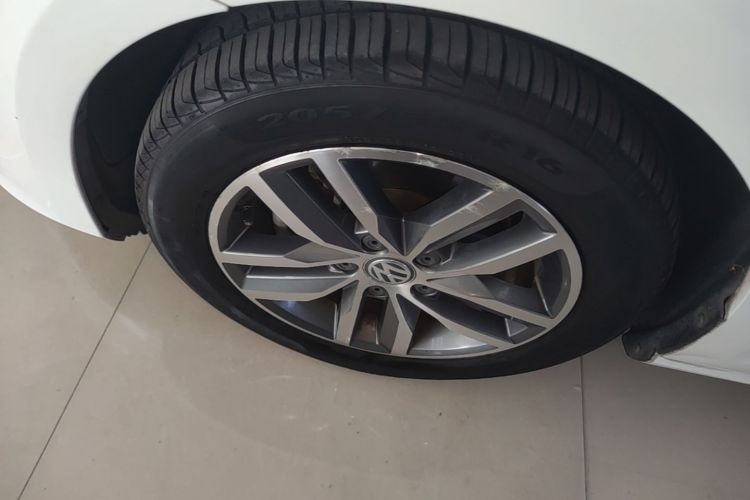 Volkswagen Golf 2016 car image #9