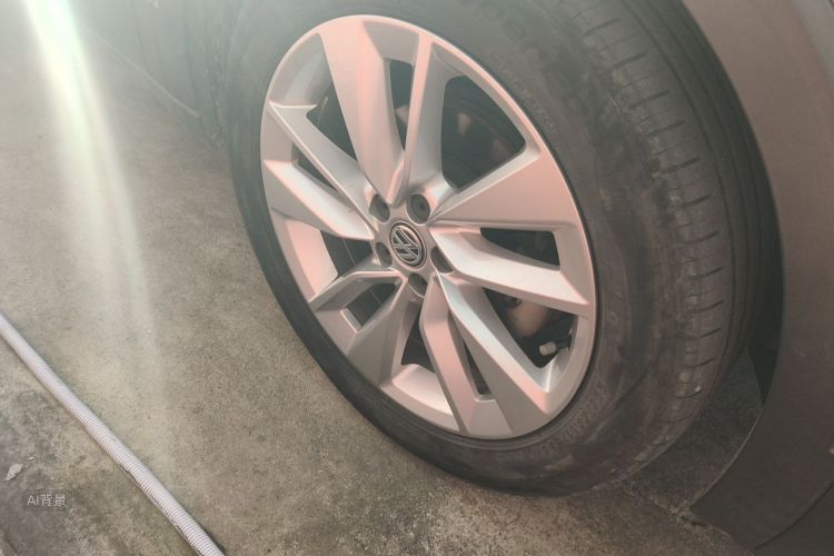 Volkswagen T-Cross 2019 immagine di auto #9