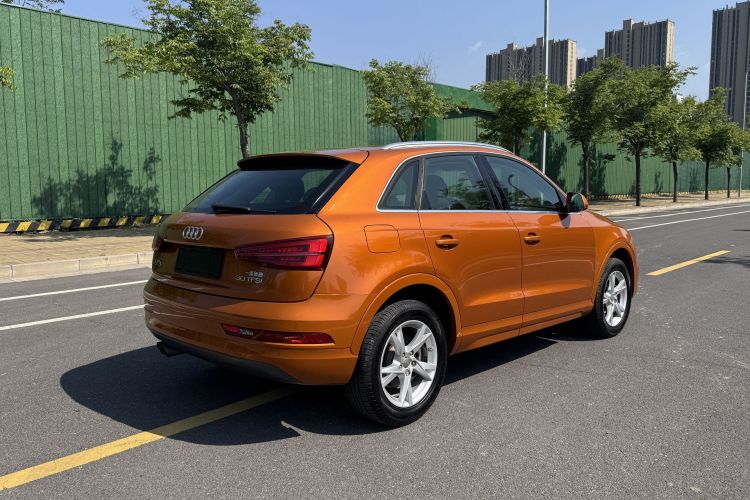 Audi Q3 2017 car image #5