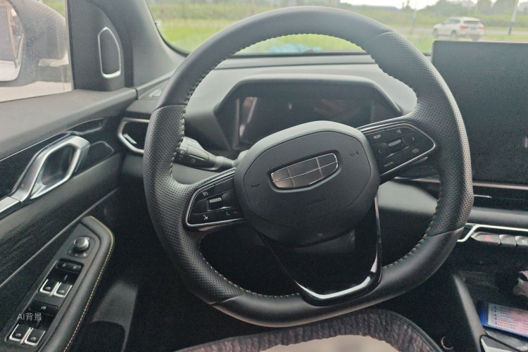 GEELY Coolray 2025 car image #12