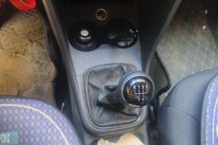 Volkswagen Polo 2015 car image #14