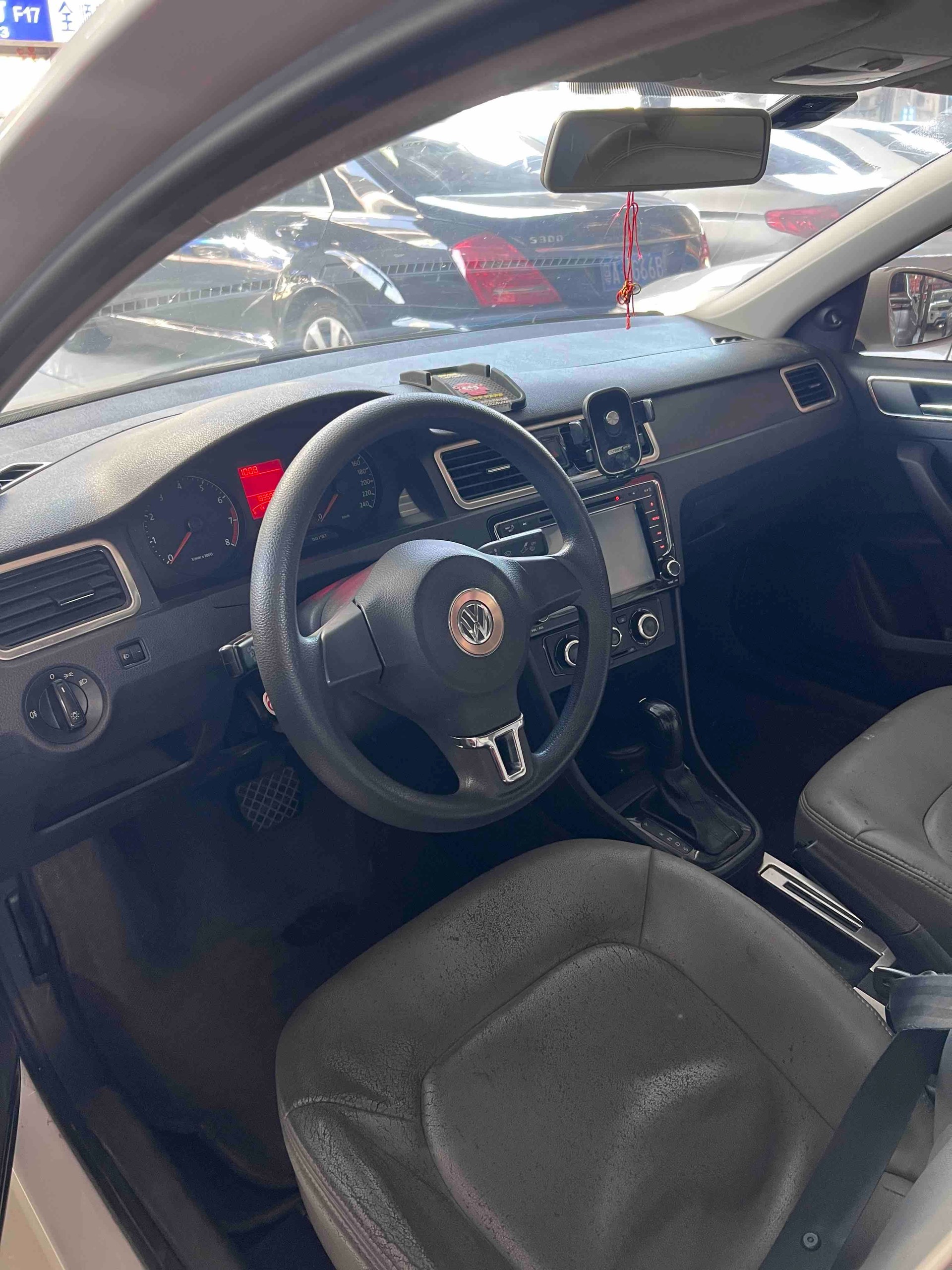 Volkswagen Santana 2014 car image #4