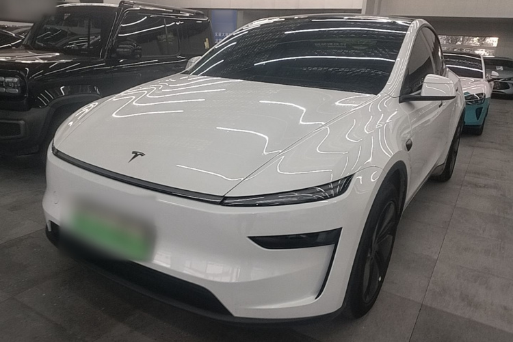 Tesla Model Y 2025 #2 Tesla Model Y 2025 car image #2