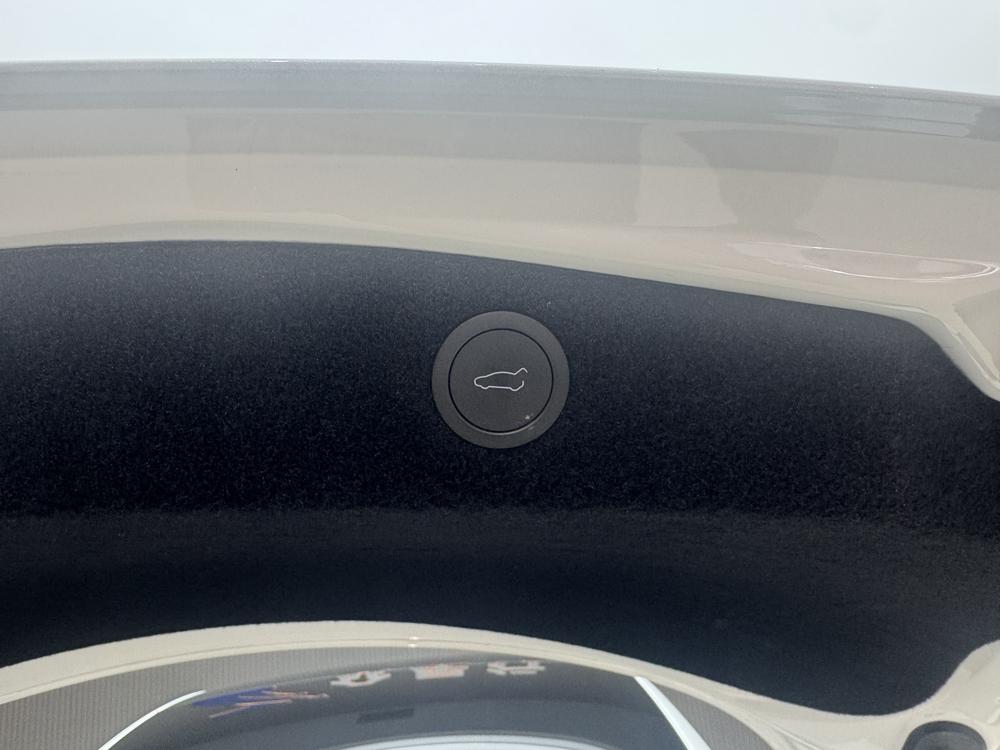 Tesla Model 3 2024 car image #10