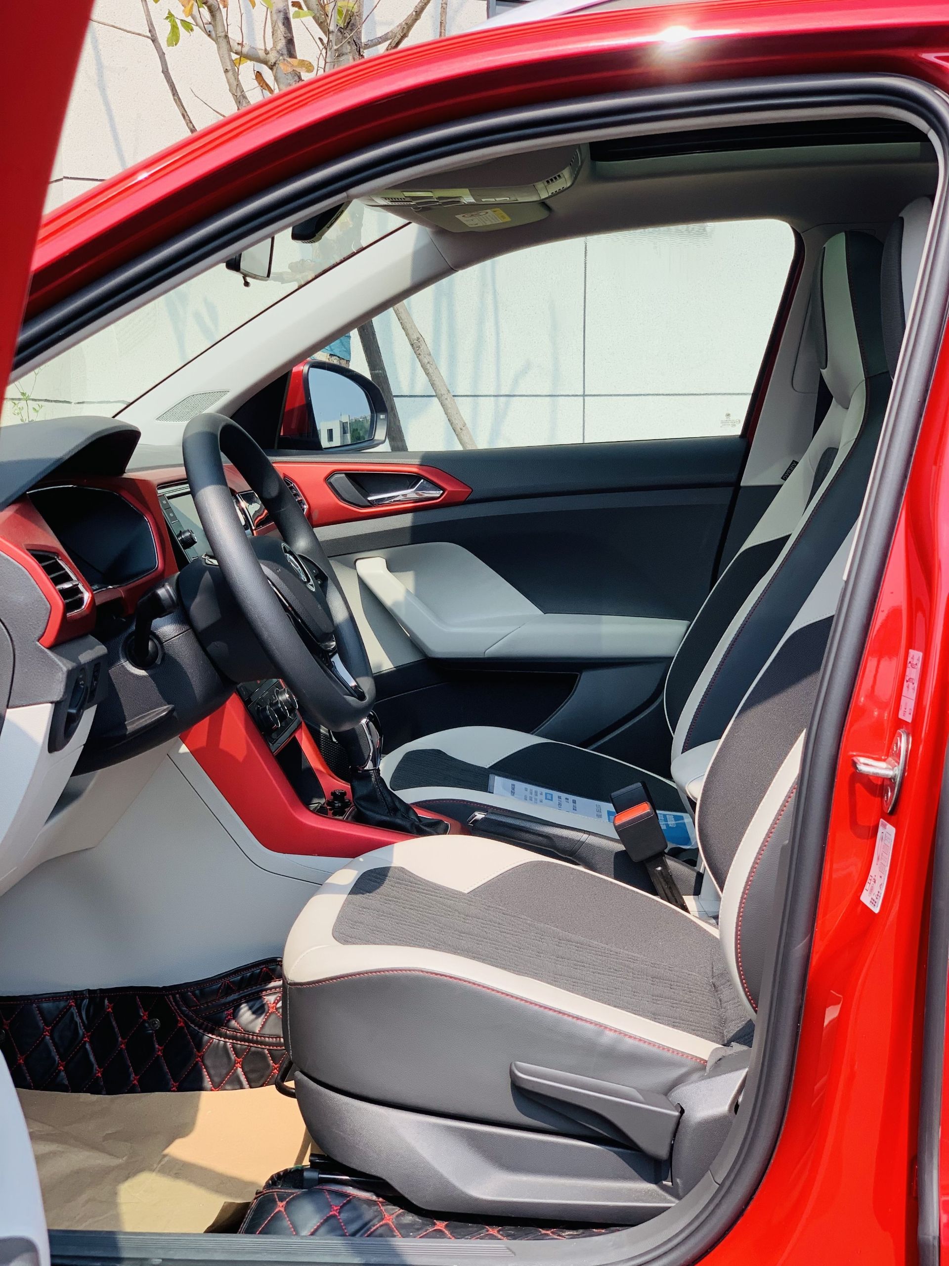 Volkswagen T-Cross 2020 #19 Volkswagen T-Cross 2020 immagine di auto #19