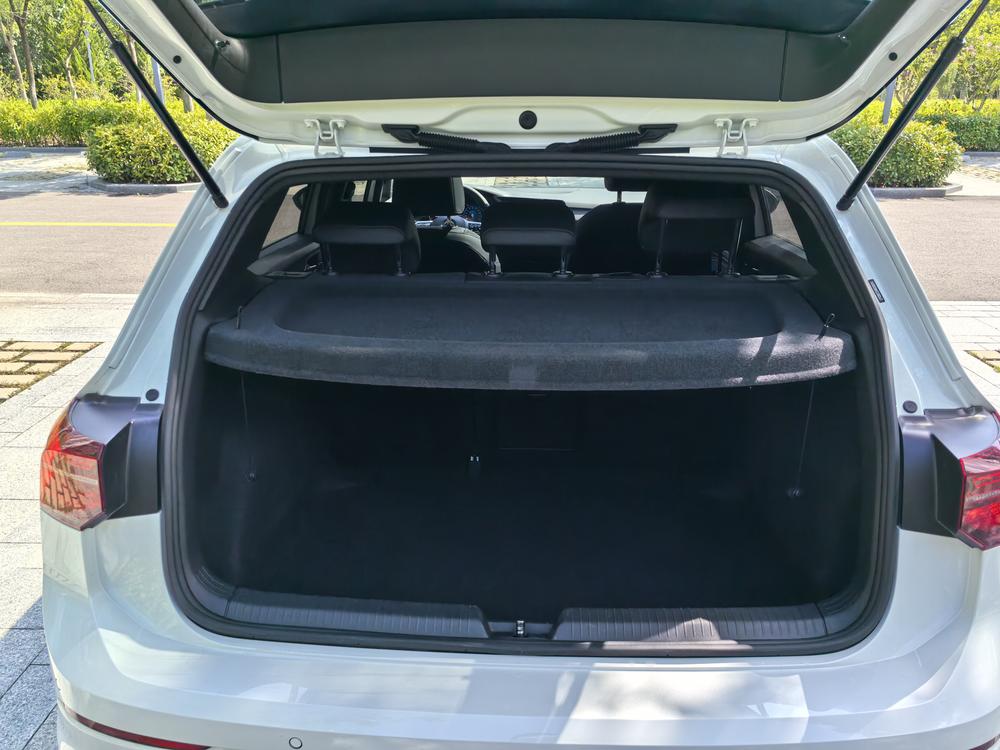 Volkswagen Golf 2022 car image #25