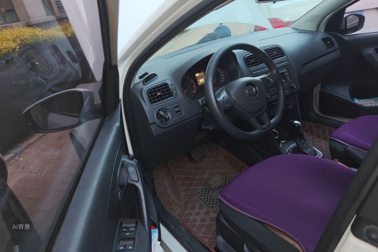 Volkswagen Polo 2016 car image #18