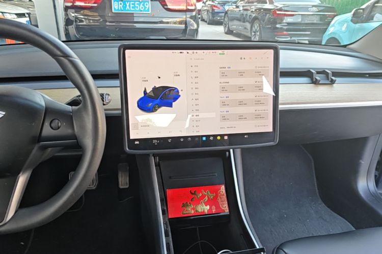 Tesla Model 3 2020 car image #13