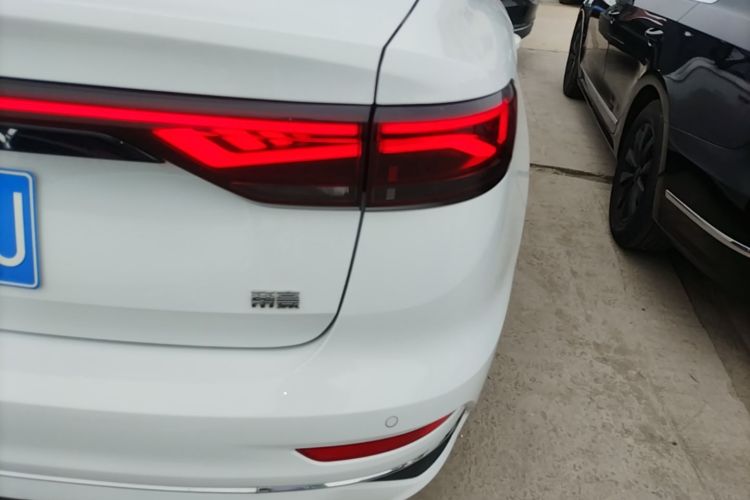 GEELY Emgrand 2022 #8 GEELY Emgrand 2022 car image #8