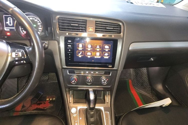Volkswagen Golf 2020 car image #13