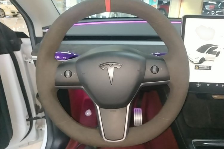 Tesla Model Y 2023 #15 Tesla Model Y 2023 car image #15