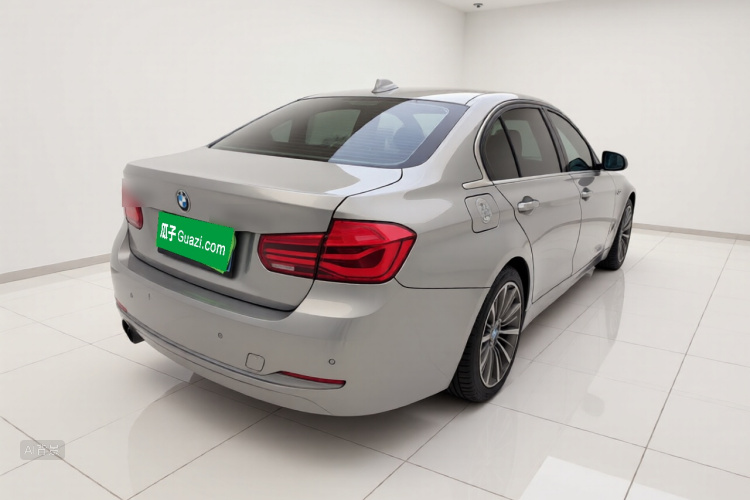 BMW 3 Series 2019 car image #7