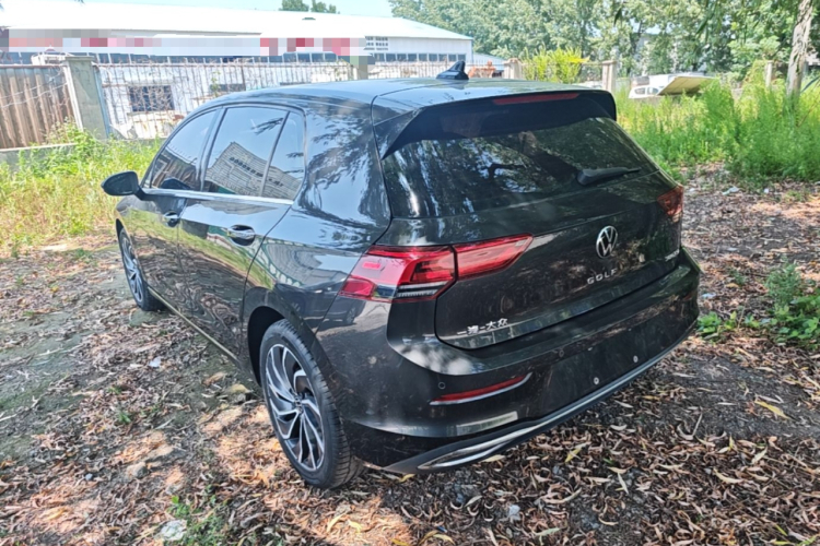 Volkswagen Golf 2021 car image #5
