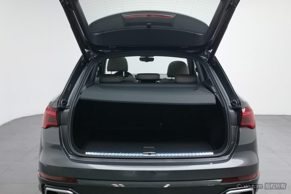 Audi Q3 2025 car image #24