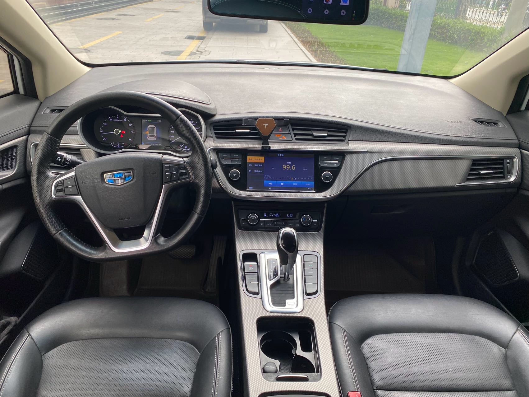 GEELY Emgrand GS 2016 car image #5