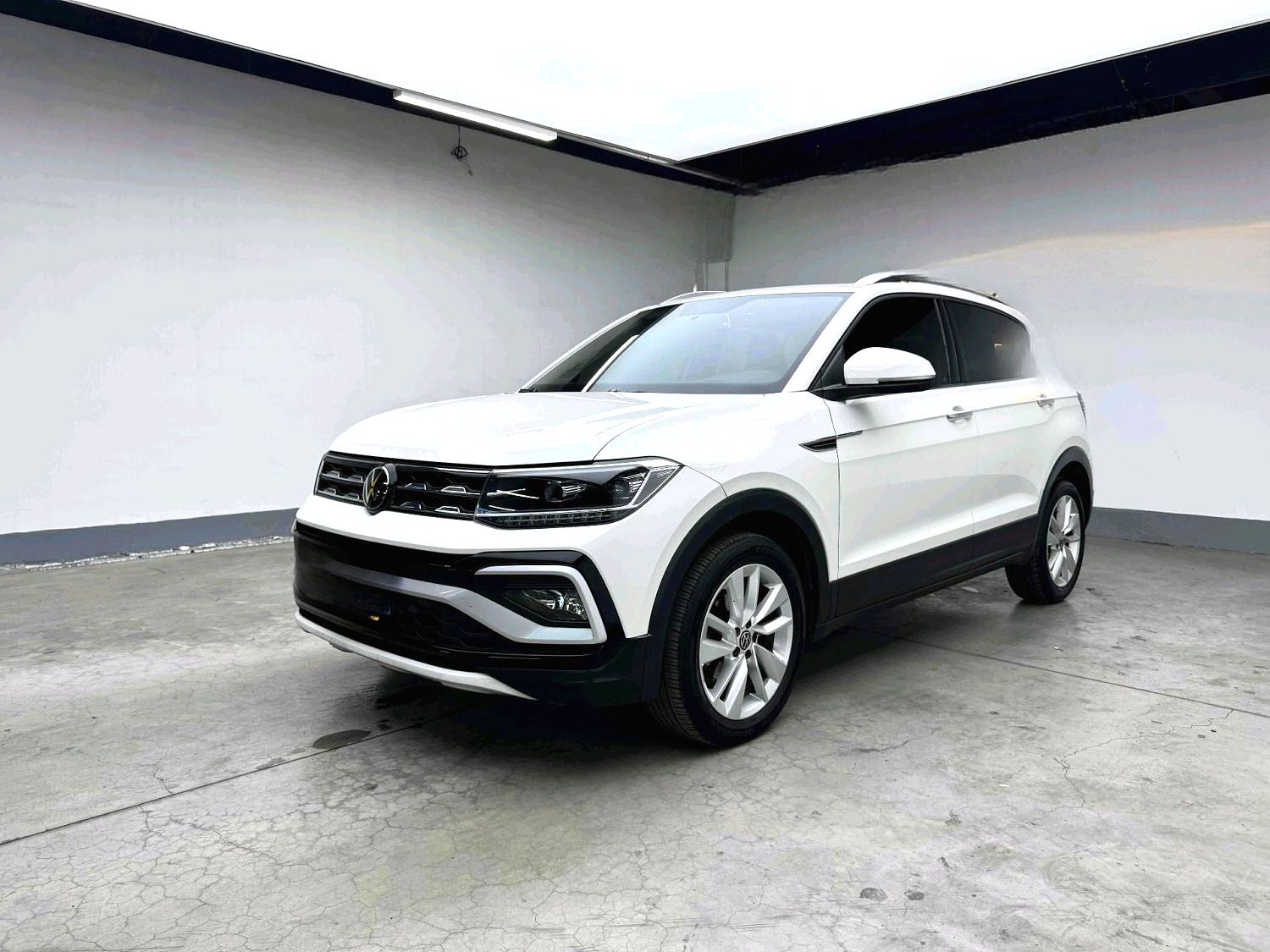 Volkswagen T-Cross 2022 car image 