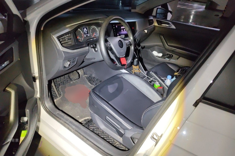 Volkswagen Polo 2022 car image #18