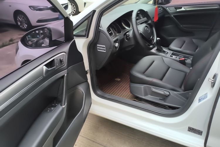 Volkswagen Golf 2016 car image #12