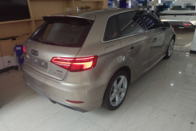 Audi A3 2018 car image #7