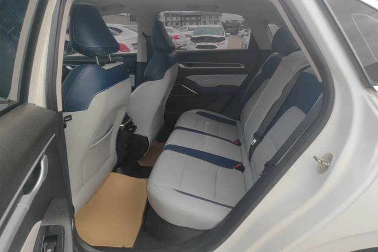 GEELY Emgrand 2021 #17 GEELY Emgrand 2021 صورة سيارة #17