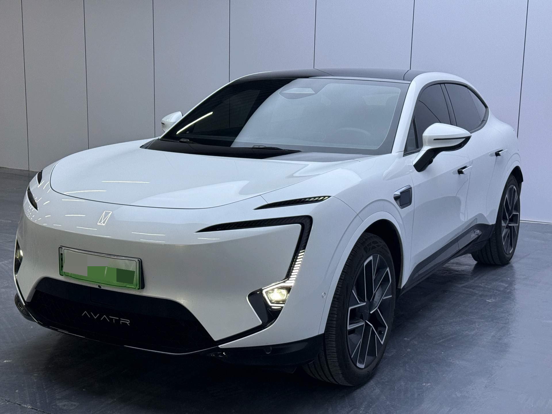 Avatr 11 2025 car image 