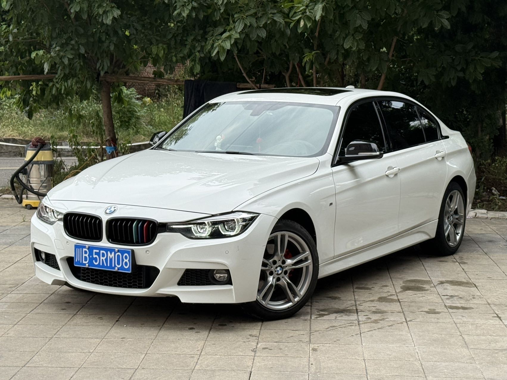 BMW 3 Series 2018 car image 