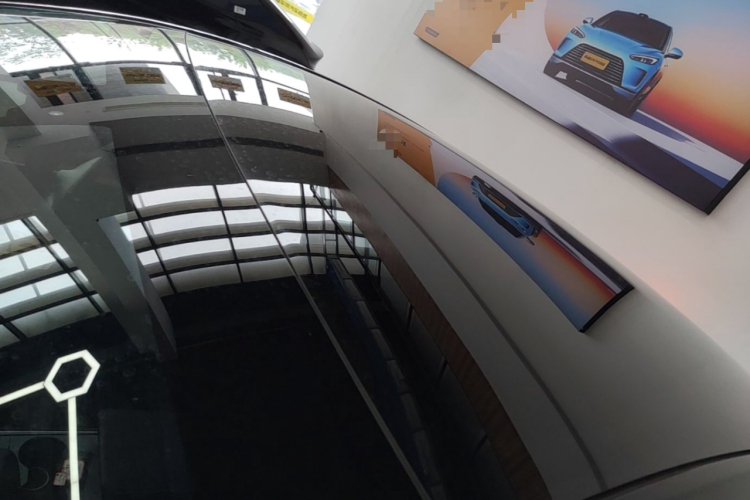 Tesla Model Y 2023 car image #25