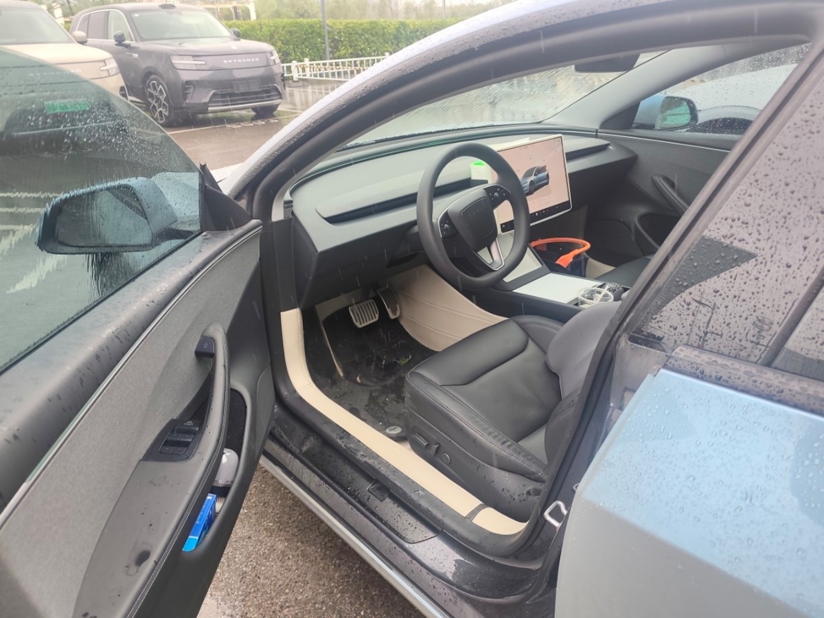 Tesla Model 3 2025 #2 Tesla Model 3 2025 car image #2