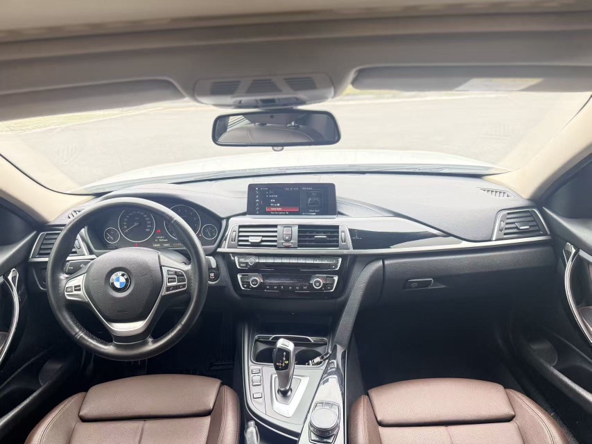 BMW 3 Series 2019 car image #5