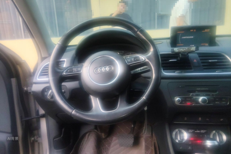 Audi Q3 2014 car image #12