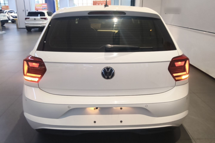 Volkswagen Polo 2022 car image #6