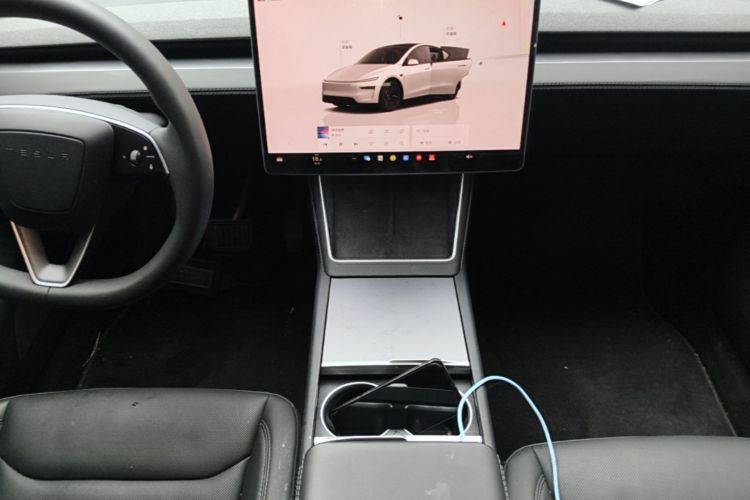 Tesla Model Y 2025 #13 Tesla Model Y 2025 immagine di auto #13