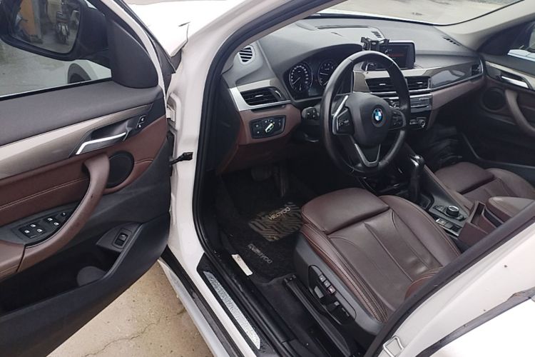 BMW X1 2019 car image #12