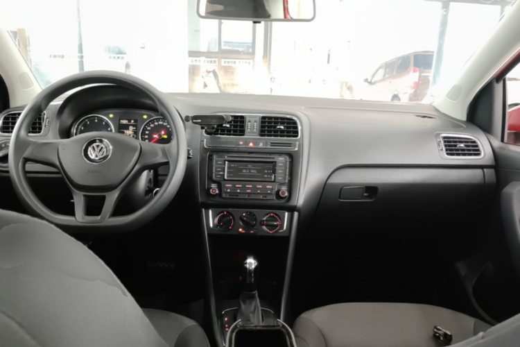 Volkswagen Polo 2015 #10 Volkswagen Polo 2015 car image #10